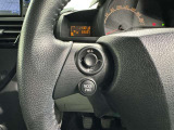 ステアリングスイッチ装備!運転しながら手元でオーディオの操作などができます。