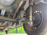 お車を安心してお乗りいただく為には、足回りの定期点検が欠かせません。サービスサポート(有償保証)では無料点検もご提供しており、安心のカーライフをお過ごしいただけるサポート体制が整っています。