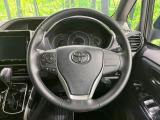【純正革巻きステアリング】上質な革を使用することで、手にしっかり馴染みとても運転しやすいハンドルです♪