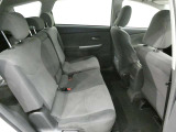 気になる汚れは「まるまるクリン」で解消! 当社の中古車はシートを外して隅々までキレイにクリーニングしてあります(但し、一部 高年式車両等は除きます)