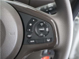 ◆アダプティブクルーズコントロール◆予め設定した車速内でクルマが自動的に加減速。前走車との適切な車間距離を維持しながら追従走行します。【LKAS】車線維持支援システムでステアリング操作を支援。