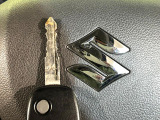【キーレス】少し離れた場所からでもボタン一つでドアの開錠・施錠ができるのでとっても便利!ドアの鍵穴周りに傷をつけることもありません♪