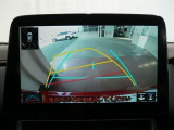 バックガイドモニターで、後方を確認しながら安心して駐車することができます。運転初心者も熟練者も必須の機能ですよ!