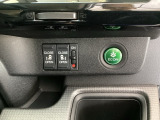 【eコンスイッチ】低燃費運転をサポートするECONモード。スイッチをONすると、エンジンやトランスミッション、A/Cなどを協調制御し、燃費の向上に貢献。エコドライブの効果を高めます。