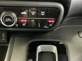 運転席/助手席シートヒーターで寒い日もすぐに温かくなり快適に過ごせます。2段階の温度調整が可能です