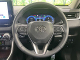 【純正革巻きステアリング】上質な革を使用することで、手にしっかり馴染みとても運転しやすいハンドルです♪