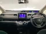 フロントガラスが大きく、ワイドな視界で運転もしやすくなるように設定されています。