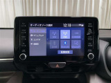 ディスプレイオーディオ搭載。スマホと同じ感覚の画面タッチ操作はもちろん、ハンズフリー通話ができるので、運転中でも安心です。