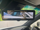 【デジタルインナーミラー】後席の大きな荷物や同乗者で後方が確認しづらい時でも安心!カメラが撮影した車両後方の映像をルームミラー内に表示。クリアな視界で状況の確認が可能です!