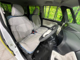 運転席シート廻りは使用感も少なく、良好な状態となっています。丁寧に使われていたことがよくわかりますね。