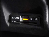 ◆ETC2.0◆進化したドライブ体験。料金収受システムだけだったETCが生まれ変わって、高速道路を賢く使うETC2.0に進化しました。多彩な情報サービスが便利で快適なドライブ体験を提供します。