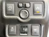 【エマージェンシーブレーキ】走行中に前方の車両等を認識し、衝突しそうな時は警報とブレーキで衝突回避と被害軽減をアシスト。より安全にドライブをお楽しみいただけます。