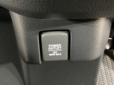 【POWEROUTLET】12V電源ソケットを設置しております。周辺機器の充電にご利用頂けます。