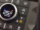 【電子制御エアサスペンション OP価格341,000円】ドライブモードを選択するとモードにあった車高になりお客様の負担を軽減致します。オプション内にアダプティブダイナミクスも含まれます。