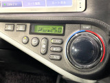 【左右独立型フルオートエアコン】運転席と助手席でそれぞれお好みの温度に設定可能。同乗者にも配慮した、快適な空調をお届け致します。