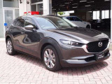 洗練されたデザインと走行性能が魅力のマツダCX-30。街乗りから遠出まで快適に楽しめる一台です。