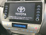 【メーカー純正9型ナビ】インテリアに溶け込むスタイリッシュな「専用設計」メーカーナビを装備♪視認性や操作性など基本性能にも優れ、より上質なカーライフをお楽しみいただけます。
