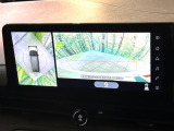 【アラウンドビューモニター】専用のカメラにより、上から見下ろしたような視点で360度クルマの周囲を確認することができます☆死角部分も確認しやすく、狭い場所での切り返しや駐車もスムーズに行えます。
