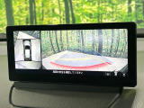 【360&deg;ビューモニター】専用のカメラにより、上から見下ろしたような視点で360度クルマの周囲を確認することができます☆死角部分も確認しやすく、狭い場所での切り返しや駐車もスムーズに行えます。