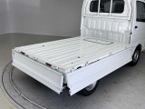 【ワイド保証】日産販売店の中古車には、無料で保証が付いています。走行距離無制限で、無料保証期間は1年間から。品質に自信があるから実現した、日産ならではの保証です。