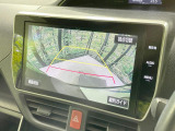 【バックカメラ】駐車時に後方がリアルタイム映像で確認できます。大型商業施設や立体駐車場での駐車時や、夜間のバック時に大活躍!運転スキルに関わらず、今や必須となった装備のひとつです!