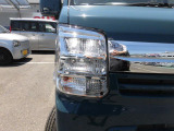 LEDヘッドライトです!暗くなった時に明るく照らしてくれるので安心して運転していただけます☆