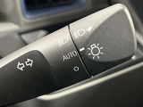 暗くなったら自動でヘッドライトの点灯をサポートしてくれます!任意での操作も可能!