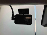 たとえばダイハツのお店にある、たくさんのスマアシ搭載車は、正常に作動する事をしっかり確認します。