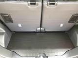 荷室空間も広く、シートアレンジもできるので使い分けできます。