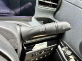 オートライト機能付きです♪またハイビームアシストで、先行車または対向車や周囲の明るさなどに応じ、自動的にハイビーム(上向き)とロービーム(下向き)を切り替えます♪