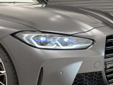 BMWレーザーライトとても明るく配光も良いので夜間の運転も安心です。