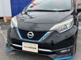 LEDヘッドライト装備。暗い道や、天候の悪い日でも視界良く運転できます。