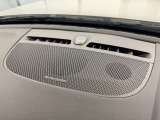 ハーマンカードンプレミアムサウンドオーディオシステム:乗る人すべてに最良の音響体験を提供します。