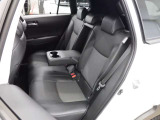 当店では専任のメカニックが大切なお客様のお車を一台一台丁寧に整備いたします。自社認証工場にてリフトアップし下回りまでキッチリ検査いたします。