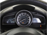 【明るく見やすいメーター】視認性が良く明るく見やすいメーター。運転者にとって見やすいメーターは運転していても疲れないですよね。