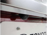 バックカメラが付いているので後方確認が非常にしやすいです。今や運転初心者も熟練者も必須装備!ついていて損はないですね♪