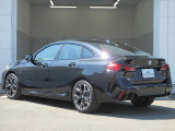 BMW認定中古車は、ドイツ本社と同様の教育・訓練を受けたBMW専門のメカニックが100項目以上のポイントを徹底的にチェックし、整備したうえでご納車させていただきます。