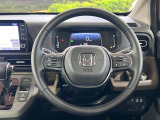 【純正革巻きステアリング】上質な革を使用することで、手にしっかり馴染みとても運転しやすいハンドルです♪