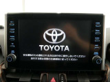 ディスプレイオーディオを装備。スマホとクルマをつなぐことで、これまでのナビに加えて、いろんなサービスが楽しめます。