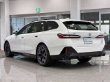 BMWを熟知したメカニックよる100項目の納車前点検☆ドイツ本国と同様の教育・訓練を受けたBMW専門メカニックが100項目にも上るポイントを徹底的にチェックいたします。