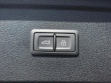 Audi正規ディーラーが高品質をお約束。高度な訓練・教育を受けたAudi専任メカニックが、100項目にもおよぶ精密な点検を実施。すべてクリアしたAudi車だけ、あなたのお手元に届けられるのです