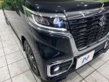 【LEDヘッドライト】悪天候や夜間走行時も良好な視界を確保し安心して運転できる高輝度LEDヘッドライトを装備!点灯速度が早く、消費電力も抑えられています。
