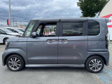 オートスライドドア装備!運転席やドアのスイッチ、リモコンキーでも開閉操作できるので便利ですよ!