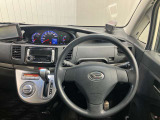 【運転席・助手席】スッキリとしたハンドル周りで使い勝手がいいです★