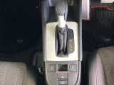 発進時から滑らかに加速する無段階変速のCVTはストップ&ゴーの多い街の中も快適です