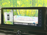 【アラウンドビューモニター】専用のカメラにより、上から見下ろしたような視点で360度クルマの周囲を確認することができます☆死角部分も確認しやすく、狭い場所での切り返しや駐車もスムーズに行えます。