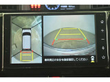 バックガイドモニターで、後方を確認しながら安心して駐車することができます。運転初心者も熟練者も必須の機能ですよ!