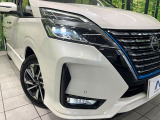 【LEDヘッドライト】悪天候や夜間走行時も良好な視界を確保し安心して運転できる高輝度LEDヘッドライトを装備!点灯速度が早く、消費電力も抑えられています。