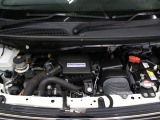 【エンジンルーム】Hondaならではの走り、i-VTECエンジン!街中や坂道での加速や高速道路での力強さが特徴です♪