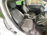 運転席シート廻りは使用感も少なく、良好な状態となっています。丁寧に使われていたことがよくわかりますね。